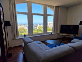 Pretty apartment with sea view in Primel